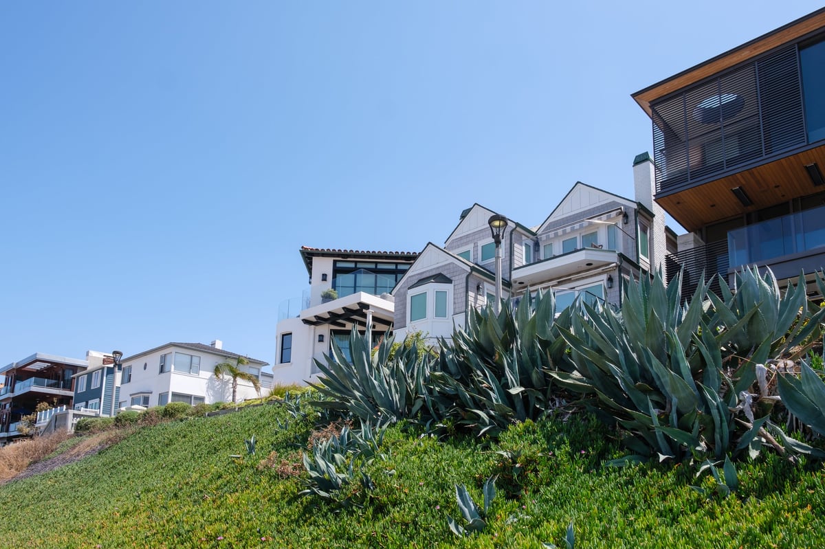 Luxury coastal homes along the water in Newport Beach, California